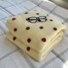 Manta suave y esponjosa con estampado de lunares estilo coreano, adecuada para usar como cubierta de sofá, manta de aire acondicionado o manta pequeña para el dormitorio