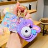 Llavero con colgante de mochila escolar con cámara de proyección luminosa Dailou, estrella creativa, un par de pequeños regalos rojos de red al por mayor