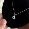 Collar de Diseño de Lujo de Tendencia de Nicho con Colgante de Circonita Microincrustada, Cadena para Clavícula Minimalista Moderna y Versátil