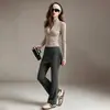 Conjunto de ropa deportiva cálida con terciopelo, corte ajustado, cuello alto, cárdigan deportivo, pantalones de yoga estilo falda que cubren la cadera, conjunto para mujer