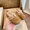 Sapatos Pequenos de Couro Macio Antiderrapantes para Meninas 2026 Outono Novo Estilo Crianças Velcro Estilo Birkenstock Princesa Mais Veludo Sapatos Casuais
