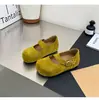 Falda con zapatos Mary Jane de suela gruesa y poco profundos, estilo retro francés, aumento interno de altura, nuevo modelo de otoño 2026 para mujer