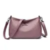 Bolso Cruzado de un Solo Hombro Estilo Nuevo 2026, Bolso Retro Europeo y Americano con Relieve para Mamás de Mediana Edad, Bolso de Mano, Bolso Pequeño Versátil para Mujer