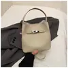 Bolsa de Ombro Nova Moda Inverno 2025, Bolsa Transversal, Bolsa de Mão de Nicho de Alto Valor, Bolsa Saco, Bolsa Cesta de Legumes