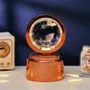 Bola de Cristal Transfronteiriça Base Giratória com Textura de Madeira Luminária Noturna Brilhante Lâmpada do Céu Estrelado 3D Decoração de Mesa Presente Criativo de Feriado