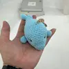 Novo Chaveiro/Pingente de Bolsa de Lã Artesanal com Desenhos Animados de Golfinho e Baleia Pronto para Venda