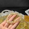 Gomita Natural, Pulsera Topacio de Osmanthus, Pulsera Aleatoria, Color Dorado, Producto Individual Blanqueador, Viene con Cristal