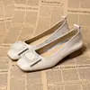 Zapatos planos para mujer de punta cuadrada y boca poco profunda, nueva colección otoño 2026, suela plana, tacón bajo, cómodos, suela suave, sin cordones, versátiles zapatos de piel para el trabajo