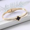 Pulsera coreana sencilla de trébol de cuatro hojas con diamantes para mujer, pulsera de acero de titanio chapada en oro rosa de 18 quilates, venta al por mayor directa de fábrica