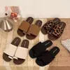 Estilo Minimalista Urbano Limpo e Nítido Deslocamento Temperamento de Alto Padrão Chinelos 2024 Mais Vendidos Sapatos Femininos Leves Modernos Fashionáveis Meio