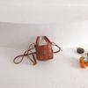 Bolsa Infantil Estilo Coreano Balde Trançado Ombro Portátil Mini Porta-Moedas Acessórios Bolsa Feminina Transversal Nova 2023 Moderna