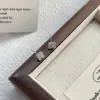 Pendientes de Plata S999 Aurora Aurora Trébol de Cuatro Hojas para Mujer Pequeños y Exquisitos Pendientes de Lujo Ligero Clavos para Cartílago Auricular Pendientes de Diseño Nicho