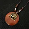 Amazon Transfronterizo Nuevo Retro Algodón y Lino Accesorios Estilo Étnico Madera Largo Cadena de Suéter para Mujer Aleación Hoja Collar