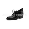 Primeira Camada Couro Bovino Salto Alto Grosso Sapatos de Salto Único Femininos Cadarço Abertura Profunda Sapatos de Salto Único Outono e Inverno Novo Estilo Por Dentro e Por Fora Couro Genuíno Bico Quadrado Quatro Estações Sapatos de Salto Único