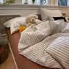 Conjunto de cama simples de quatro peças xadrez listrado feito de algodão puro, textura de algodão lavado, lençol e capa de edredom, conjunto de três peças para dormitório