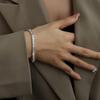 Joyería de Nicho de Lujo Ligero Estilo Francés para Mujer, Pulsera de Circonita con Diamantes Completos, Acero de Titanio, No se Desvanece, Accesorio Versátil, Estilo Ins