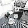 Mesa de centro de vidro de formato irregular, luxo leve moderno, adequada para salas de estar pequenas, simples, criativa, artística e única