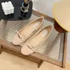 Versão em pele de ovelha dos elegantes sapatos de bico redondo, que aumentam a altura, estilo sapatilha, da Grape Mom para mulheres, de calçar, rasos, com tiras de fivela, adequados para o trajeto