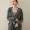 Cardigan de Cashmere com Gola V Estilo Trançado Outono e Inverno 2025 Jaqueta Suéter de Tricô Solta de Comprimento Médio Feminina Outono e Inverno