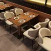 Tema de mesa e cadeira estilo rústico para restaurantes ocidentais, cafeterias populares, mesas de jantar em madeira maciça, cadeiras para restaurantes de culinária fusion comercial