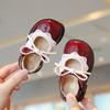 Sapatos de Menina de Bebê Um Ano de Idade Primavera e Outono Sapatos de Princesa Infantil Sapatos Pequenos de Couro de Bebê Respiráveis Antiderrapantes Sola Macia Sapatos de Criança