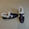 Cuero súper suave, cómodos para los pies, mocasines forrados de felpa para mujer, nuevos zapatos peludos cálidos de otoño e invierno 2026, zapatos pequeños de cuero, zapatos de vestir