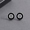 Pendientes de botón para hombre, estilo hip hop personalizado, de estilo moderno, con círculos huecos negros, para solteros y de moda.