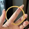 Pulsera Abierta Tradicional de Oro Arena con Borde Ondulado para Mujer, Grabada con los Caracteres "Paz, Alegría, Fortuna", Pulsera Delgada, Chapada en Oro Vietnamita