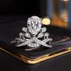 Anillo Corona de Amor Pluma de Amor Gota de Agua Forma de Pera Moissanita Esmeralda Zafiro Rojo Fabricante Exportador