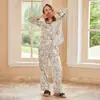 [Hongo Azul Pequeño] Pijama de Seda Helada para Mujer, Manga Larga y Pantalón Largo para Primavera y Otoño, Imitación de Seda Estilo Francés, Se Puede Usar Afuera como Ropa de Casa