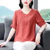 Nueva Camisa Bordada de Algodón y Lino Talla Grande para Mujer, Nueva Moda de Verano, Top Holgado de Manga Corta con Cuello en V que Reduce la Edad para Mamás