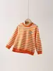 Sudaderas de Invierno y Otoño con Rayas Bordadas y Cuello Semi-Alto para Niños y Niñas, Adecuadas para Usar en Capas o Solas, Sudadera Cálida para Niños