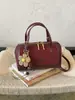 Bolso Boston versátil de nicho de lujo ligero para mujer, nuevo modelo 2026, bolso de mano de alta gama, bolso cruzado, adecuado para el trabajo y los desplazamientos, bolso de hombro