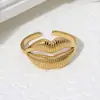 Anel de Aço Titânio Personalidade Moda Lábios Sexy Anel de Aço Inoxidável Versátil Toque de Alto Padrão Peça de Mão Banhada a Ouro 18K