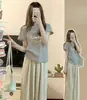 Camiseta Cinza Off-White com Ombro Normal para Mulheres, Top Confortável de Algodão Puro com Estampa de Letras, Casual Versátil de Manga Curta Slim Fit para o Verão 2026