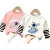 Camiseta de manga larga a rayas de algodón puro para niño, estilo dos piezas falsas, ropa de otoño, nuevo modelo primavera y otoño 2026, camiseta básica para niño pequeño