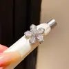 Anel de Flor Gota d'Água com Zircônia Banhado a Ouro Real 18K Design de Nicho Exquisito Anel para Dedo Indicador Joia de Mão com Toque de Luxo Leve