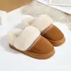 Atacado Transfronteiriço Pantufas Infantis Fofas com Salto Espessado, Pantufas de Algodão Quentes para Bebê para Interior, Pantufas Antiderrapantes para Outono e Inverno para Meninas