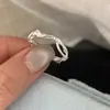 Anillo Pequeño de Encaje Fresco de Plata de Ley S925 para Mujer, Lujo Ligero Nicho de Gama Alta Versátil Apilable Anillo para Dedo Índice Nuevo Accesorio para Mano