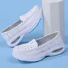 Zapatos de enfermera con amortiguación de aire para mujer, verano, antideslizantes, de cuero, suela gruesa, suela suave, no cansan los pies, transpirables, zapatos de trabajo médicos, en stock, al por mayor
