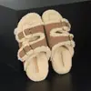 Sapatos felpudos de sola grossa para mulheres 2026 tendência outono e inverno novo estilo uso externo alça de fivela dupla sapatos Birkenstock quentes tamanho grande pantufas de algodão