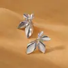 Pendientes de Flor y Hoja Brillantes de Nicho Europeo y Americano Venta Caliente Transfronteriza Pendientes Simples Versátiles para el Trabajo Pendientes Metálicos para Chicas