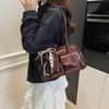 Moda Nicho Óleo Cera Couro Comutador Almofada Bolsa Feminina 2025 Primavera Nova Chegada Grande Capacidade Único Ombro Bolsa Axila