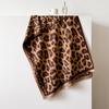 Comercio Exterior Jacquard de Alta Densidad Moda Versátil Bufanda de Leopardo 2024 Estilo Coreano Cálido Doble Cara Cachemir Barba Corta Chal Moderno
