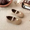 Ins Zapatos pequeños de cuero estilo francés 2026 primavera y otoño nuevos versión coreana zapatos de princesa con perlas para niñas Mary Janes planos poco profundos modernos