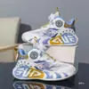 Tênis de basquete infantil para meninos e meninas sapatos esportivos atrito faz barulho verão novo malha respirável leve tênis de treino