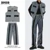 Colección Otoño/Invierno 2026: Pantalones vaqueros rectos de pierna ancha con diseño de contraste de color, elegantes y modernos para hombre