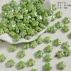 Cuentas de cerámica verde fresco flor linda encantadoras cuentas sueltas accesorios para pulsera de cuentas hechas a mano diy bolsa