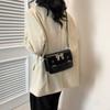 Bolso Pequeño Retro Bolso de Mujer 2026 Primavera Nuevo Estilo Casual Simple Moda Bolso de Hombro Diseño de Nicho Bolso Cruzado