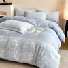 Juego de Ropa de Cama Personalizado de Lujo Ligero de Piel de Conejo, Terciopelo Burnout, Terciopelo de Leche, Juego de Cuatro Piezas para el Hogar, Juego de Cuatro Piezas Engrosado de Invierno con Más Terciopelo